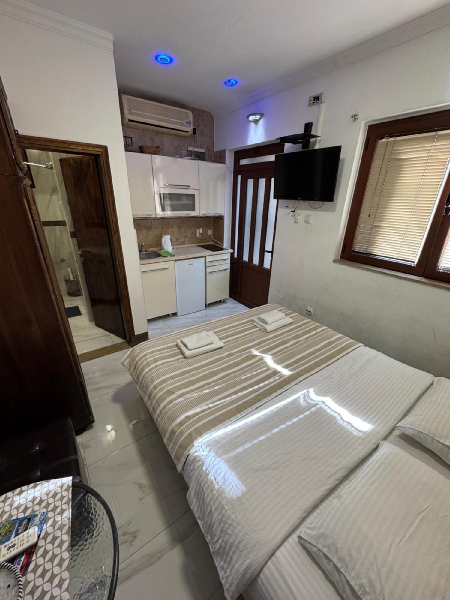 Vita Mundo Hotel Котор Экстерьер фото